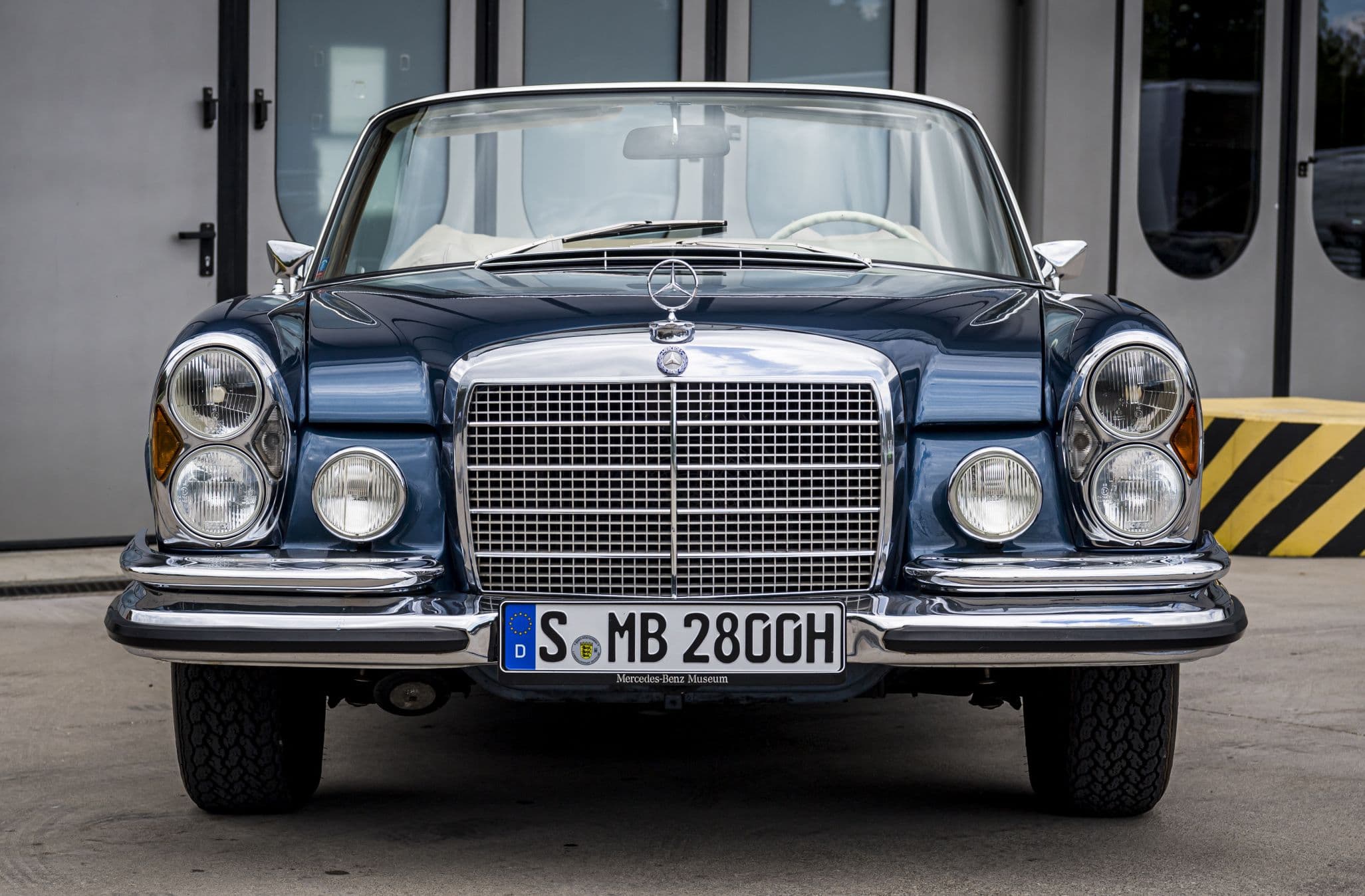 Mercedes Benz 280 SE Oldtimer im Portrait: Front